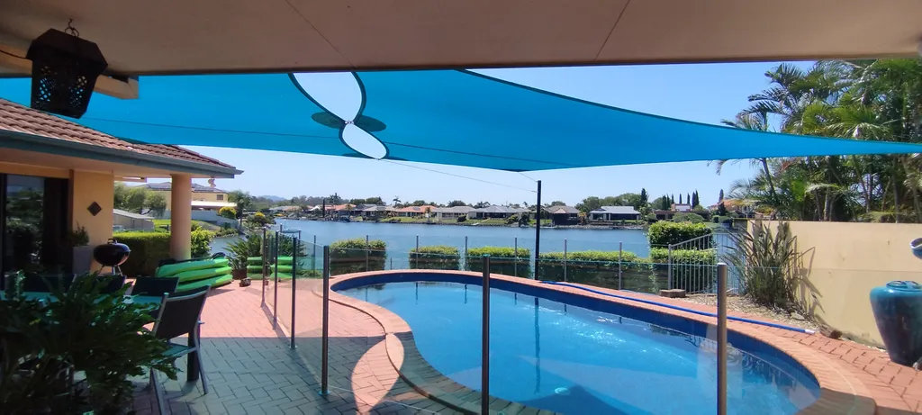 20241105 130354 shade sail